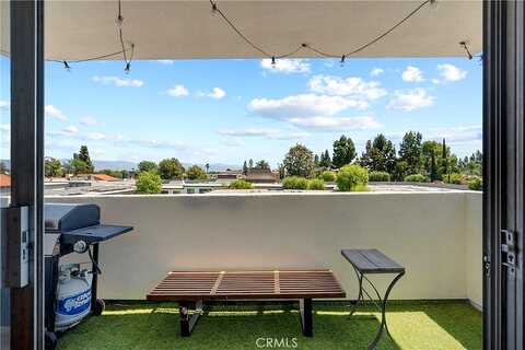 Zelzah Avenue, Encino, CA 91316