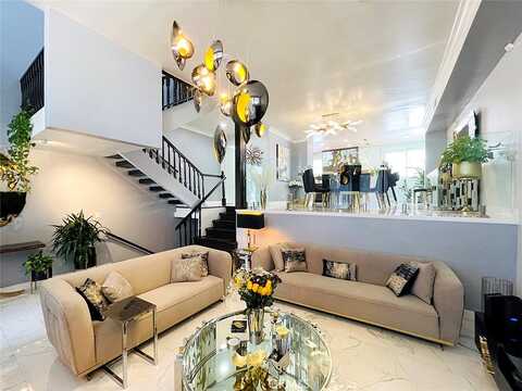 White Oak Avenue, Encino, CA 91316