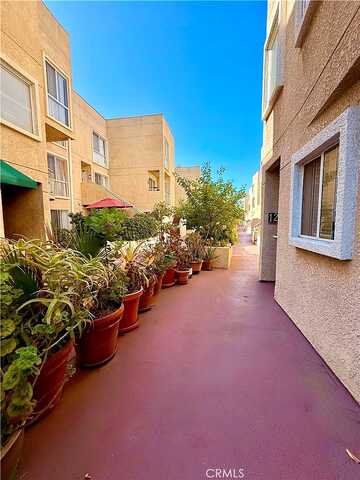 W Maple Street, Glendale, CA 91204