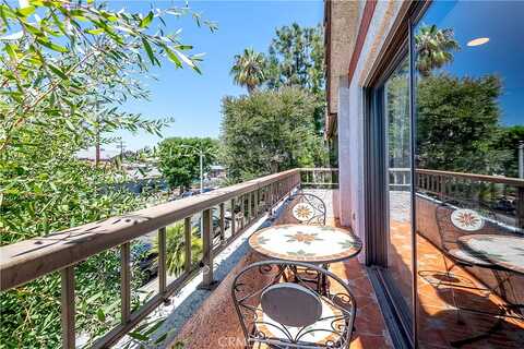 Troost Avenue, Studio City, CA 91604