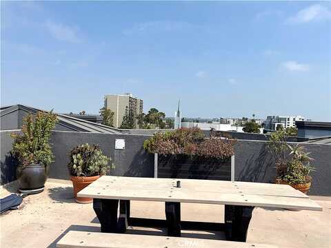 Pine Avenue, Long Beach, CA 90813