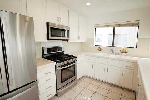 Shoup Avenue, Woodland Hills, CA 91367