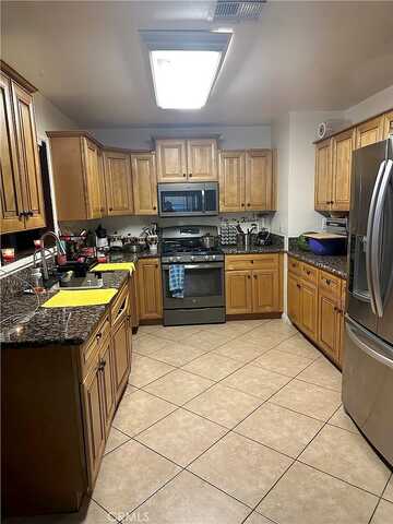 Elizabeth, BARSTOW, CA 92311