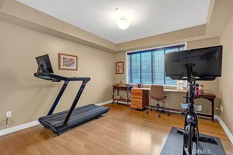Arnaz Drive, Los Angeles, CA 90048