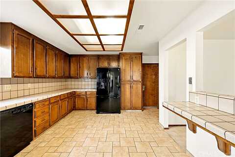 Holly, ATWATER, CA 95301