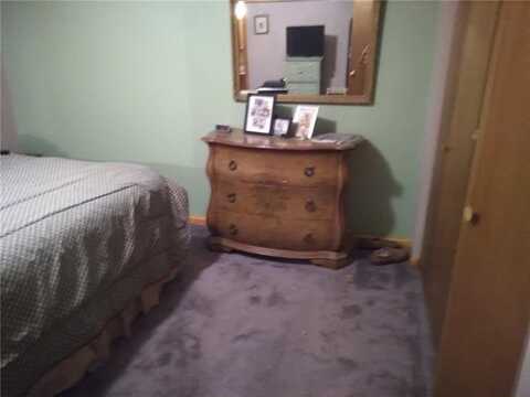 Oak, BUMPASS, VA 23024