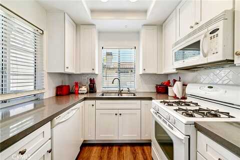 Via Solaz, RANCHO SANTA MARGARITA, CA 92688