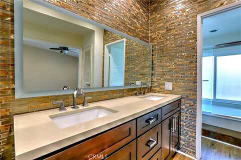Paseo Diego, ANAHEIM, CA 92807