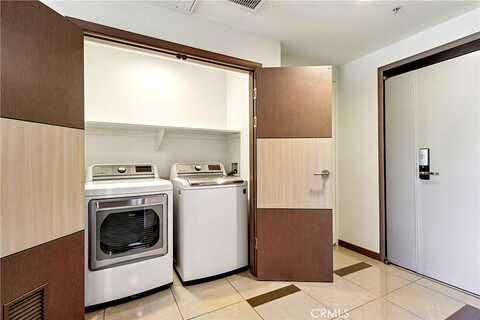 S New Hampshire Avenue, Los Angeles, CA 90006
