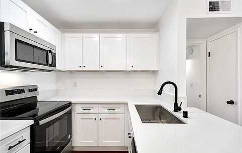 Independence Ave., Canoga Park, CA 91304