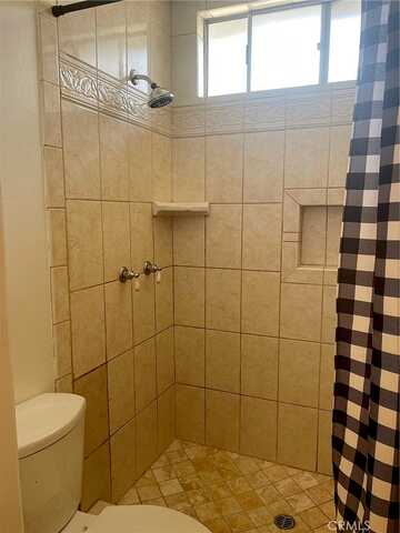 Columbus Avenue, North Hills, CA 91343
