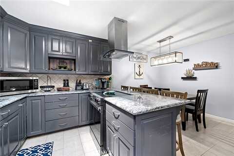 Los Grandes, ALISO VIEJO, CA 92656