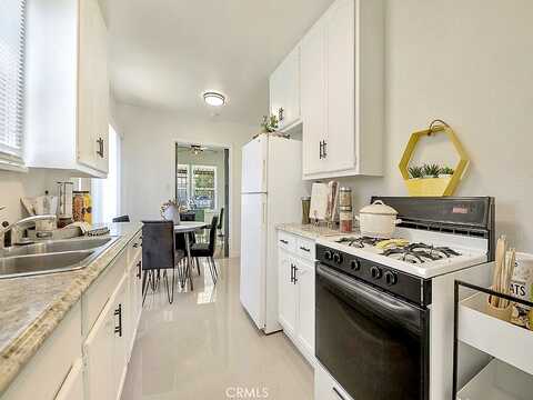 Ruthelen, LOS ANGELES, CA 90047