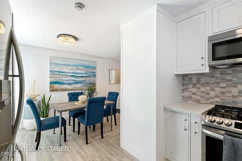 Roscoe Boulevard, Northridge, CA 91325