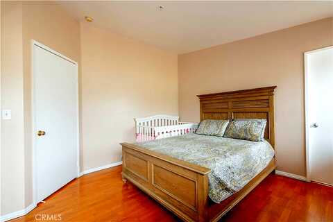 Osborne Place, Sylmar, CA 91342