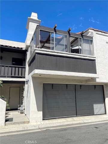 W Houston Avenue, Fullerton, CA 92833