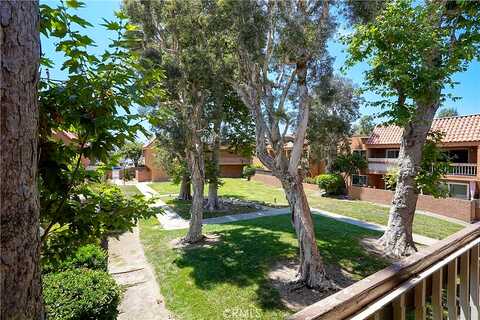 Warner, HUNTINGTON BEACH, CA 92647