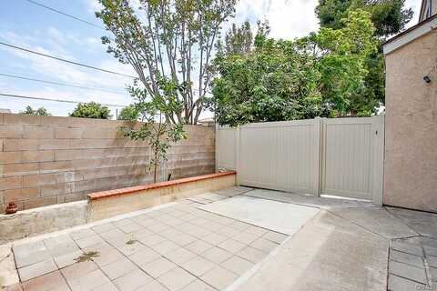 W 5Th Street, Santa Ana, CA 92703