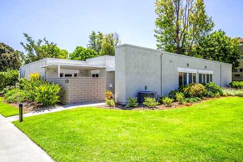 Via Mariposa W, Laguna Woods, CA 92637