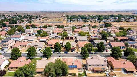 Avenue H7, LANCASTER, CA 93534