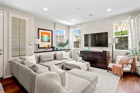 Barrington, SANTA CLARITA, CA 91350