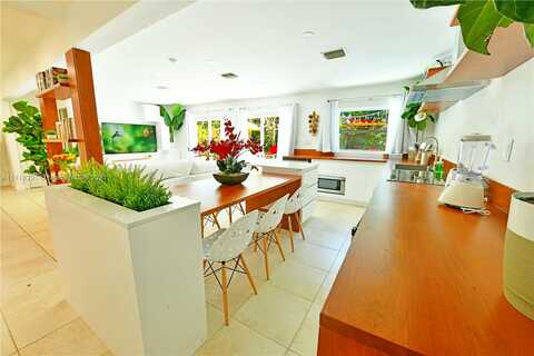 16Th, OAKLAND PARK, FL 33334