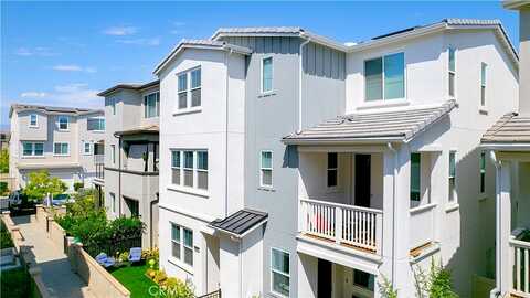 Old Vine, LADERA RANCH, CA 92694