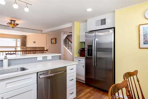 W Kling Street, Burbank, CA 91505