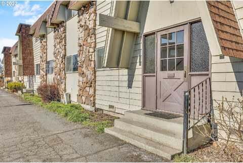 9Th, THE DALLES, OR 97058