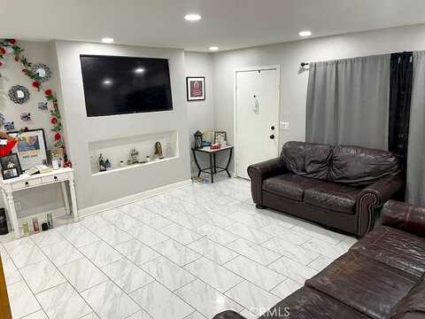 164Th, PALMDALE, CA 93591