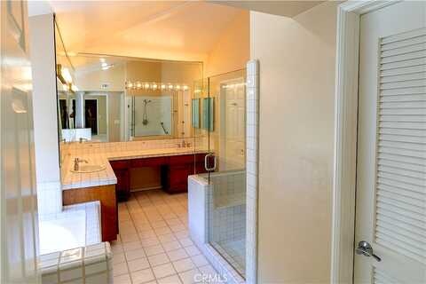 Mulholland Drive, Woodland Hills, CA 91364