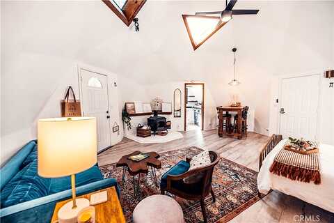 Highland, SUGARLOAF, CA 92386