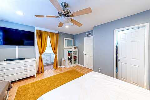 Perlman Place, Stevenson Ranch, CA 91381