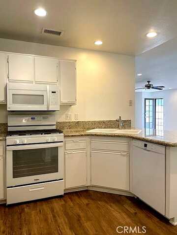 Via Colinas, WESTLAKE VILLAGE, CA 91362