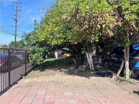 Burris, COMPTON, CA 90221