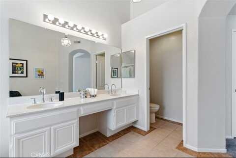 Avenida Roundelay, SAN JACINTO, CA 92583