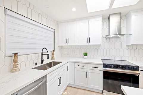 Bahia Blanca W, Laguna Woods, CA 92637
