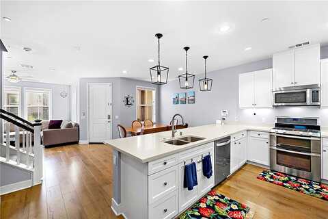 Agrios, RANCHO MISSION VIEJO, CA 92694