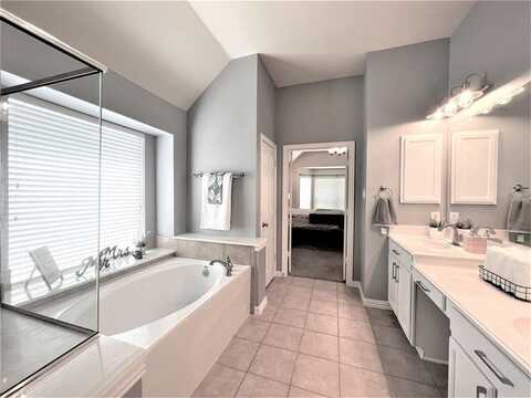 Paddock, FORT WORTH, TX 76244