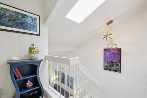 San Nicholas, LAGUNA BEACH, CA 92651