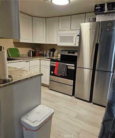 E Chestnut Avenue, Santa Ana, CA 92701