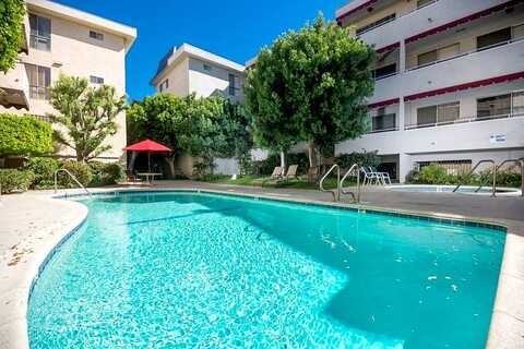 Yarmouth Avenue, Encino, CA 91316