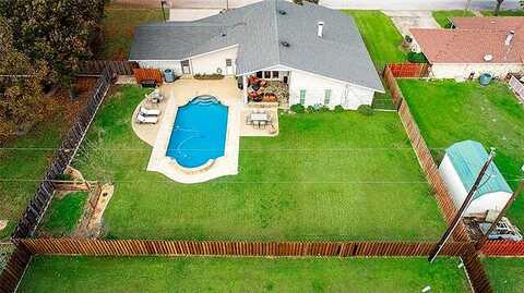 Henry, LINDSAY, TX 76250