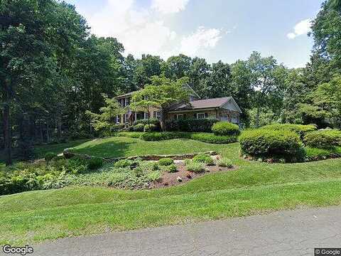 Willow Green, OAKTON, VA 22124