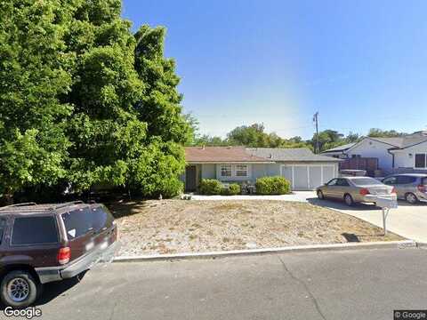 Calle Crisantemo, THOUSAND OAKS, CA 91360