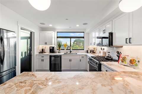 Raitt, NORTH HOLLYWOOD, CA 91606