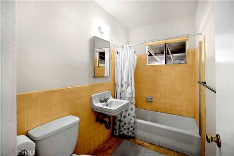 S 14 Th St, San Bernardino, CA 92411