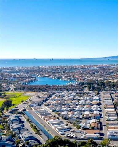 Waimea Dr, Huntington Beach, CA 92649