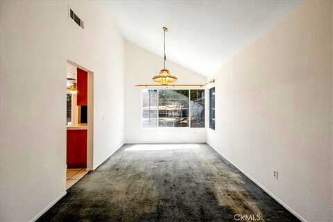 Sussex N, San Jacinto, CA 92583
