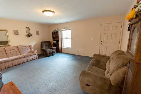 White, STEINHATCHEE, FL 32359